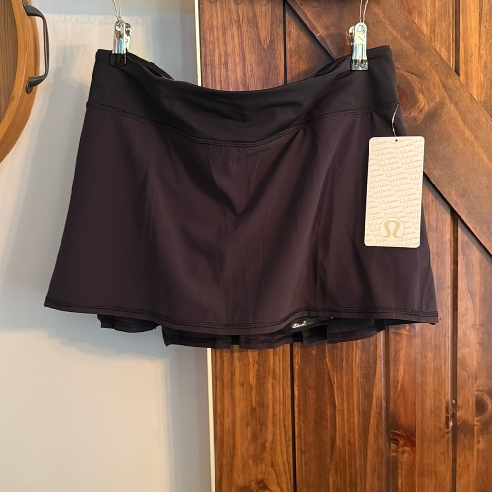 Lululemon size 10 pace setter skirt in black